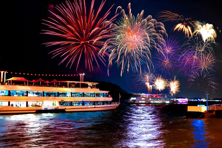 Rhein in Flammen02.jpg